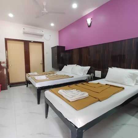 Hotel Yogiraj Shirdi Exterior foto