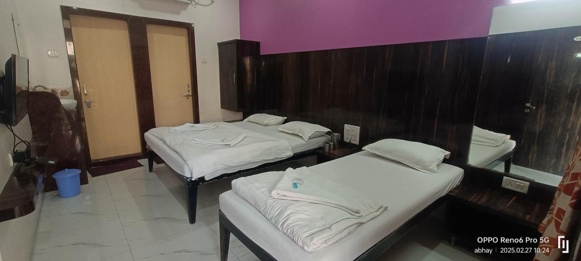 Hotel Yogiraj Shirdi Exterior foto